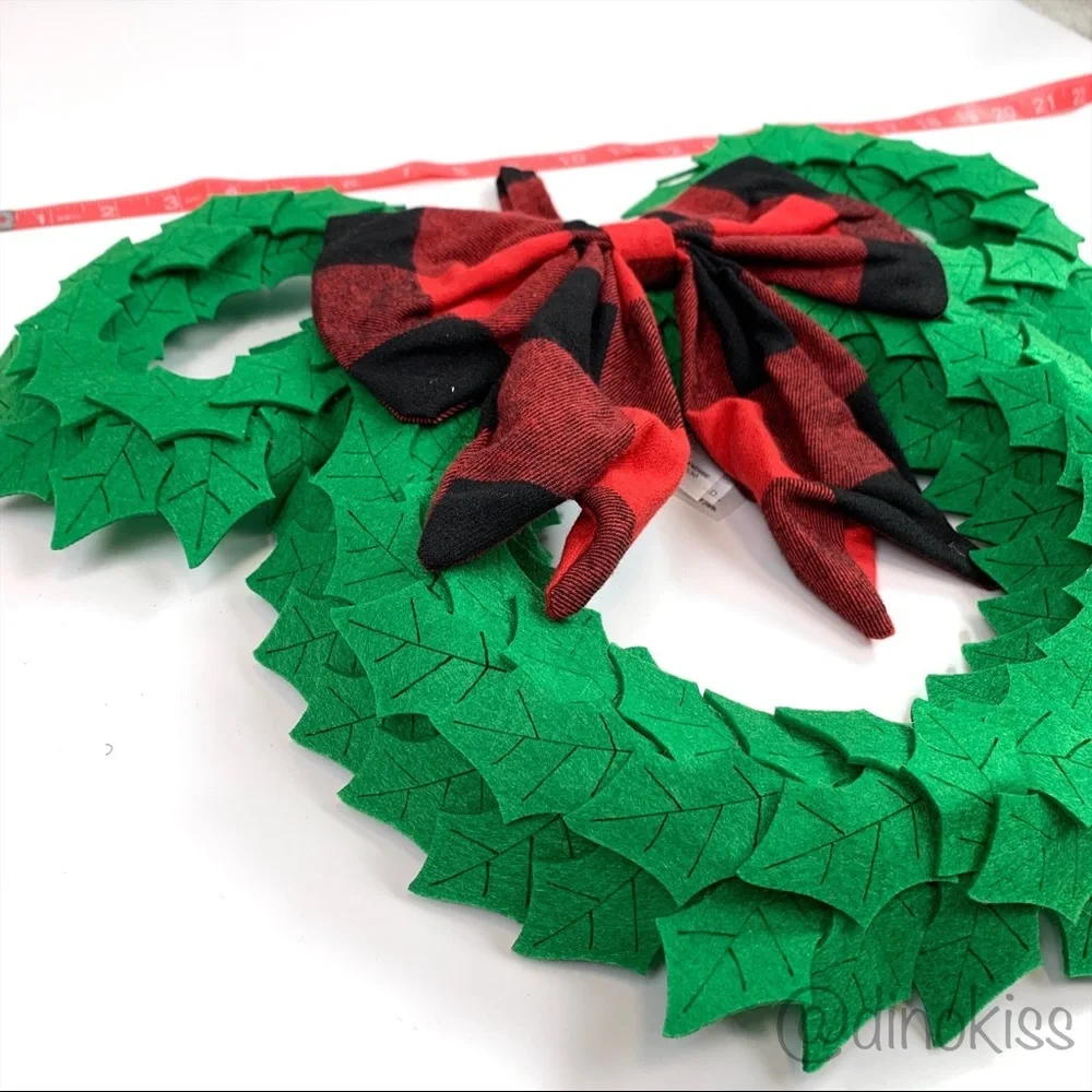 DISNEY PARKS Mickey Mouse Icon Christmas Wreath